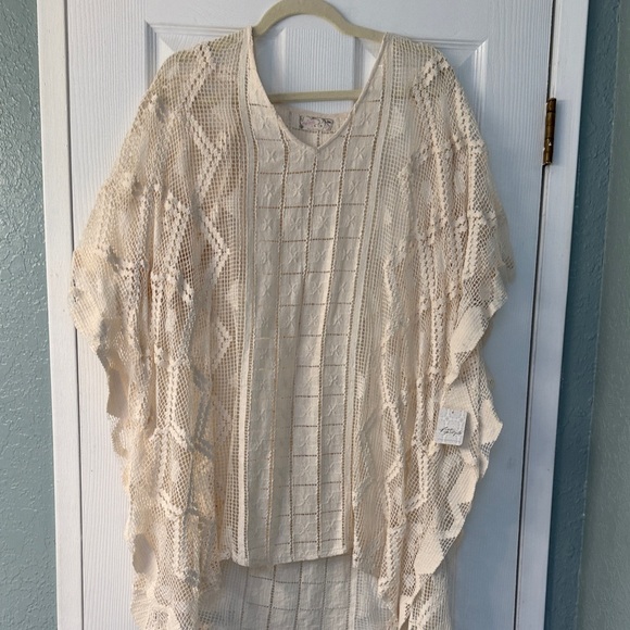 Free People Tops - Free People Ivory Knit Shawl